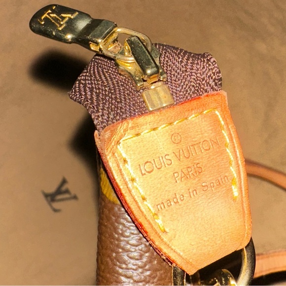 Authentic LV Pochette accessories - Picture 7 of 8